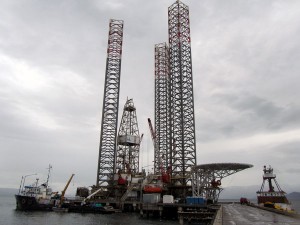 Endeavor jack-up rig. Photo by Bill Smith