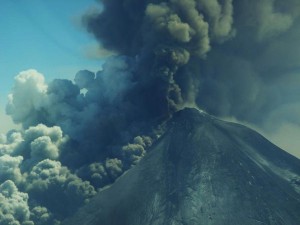 Pavlof volcano eruption column, May 18, 2013. Photo courtesy Theo Chesley.