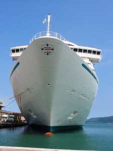 Crystal Serenity. Photo by L. Colombo (Olonia), accessed via Wikimedia Commons.