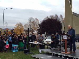 Governor Bill Walker addressed the community during a candlelight vigil for people who died while living outside over the summer. Hillman/KSKA
