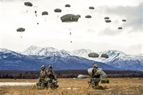 Paratroopers from the 4-25th on JBER. (Photo: DoD)