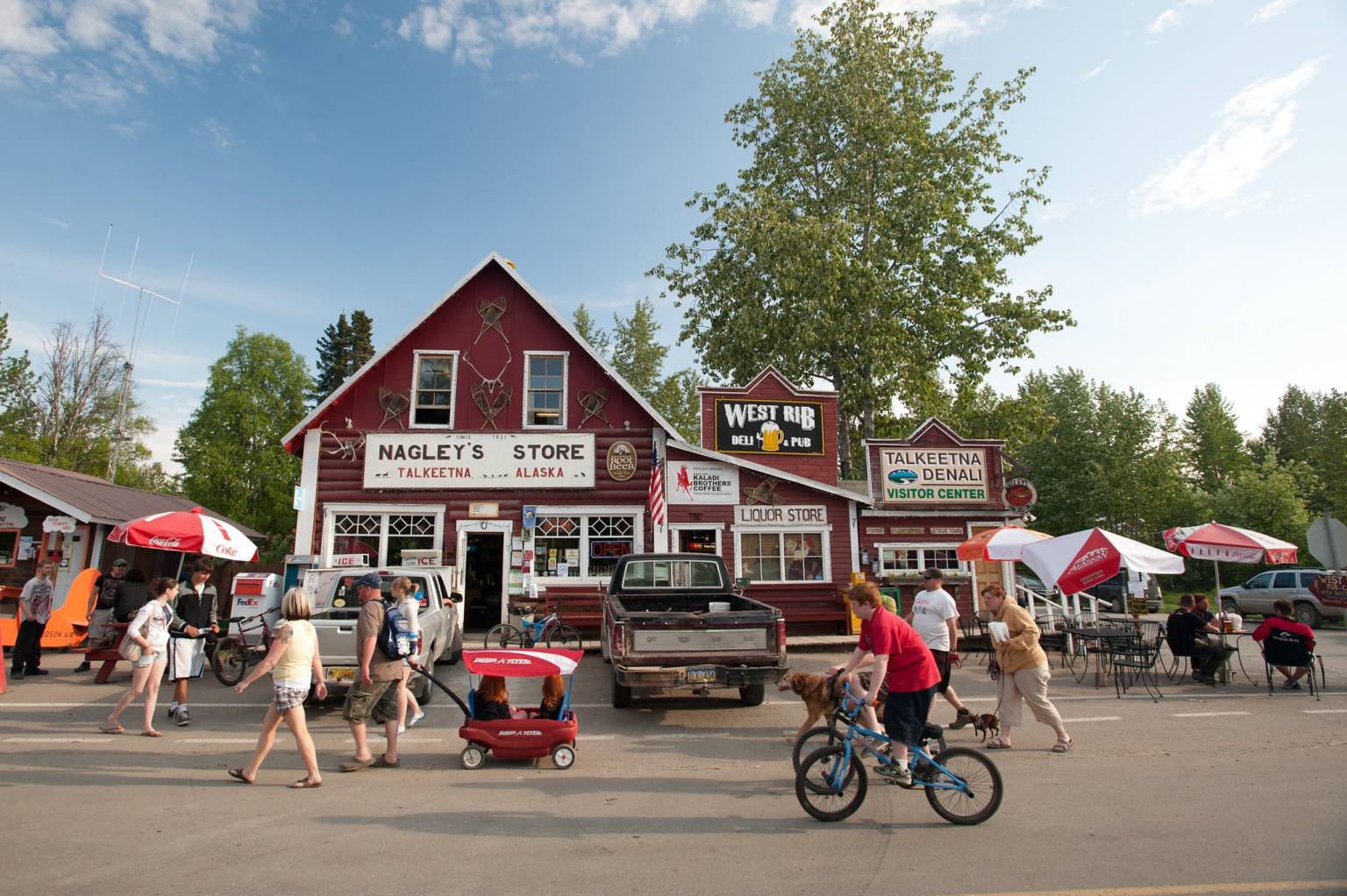 In Talkeetna, visitors are back — but it's not business as usual - Alaska Public Media