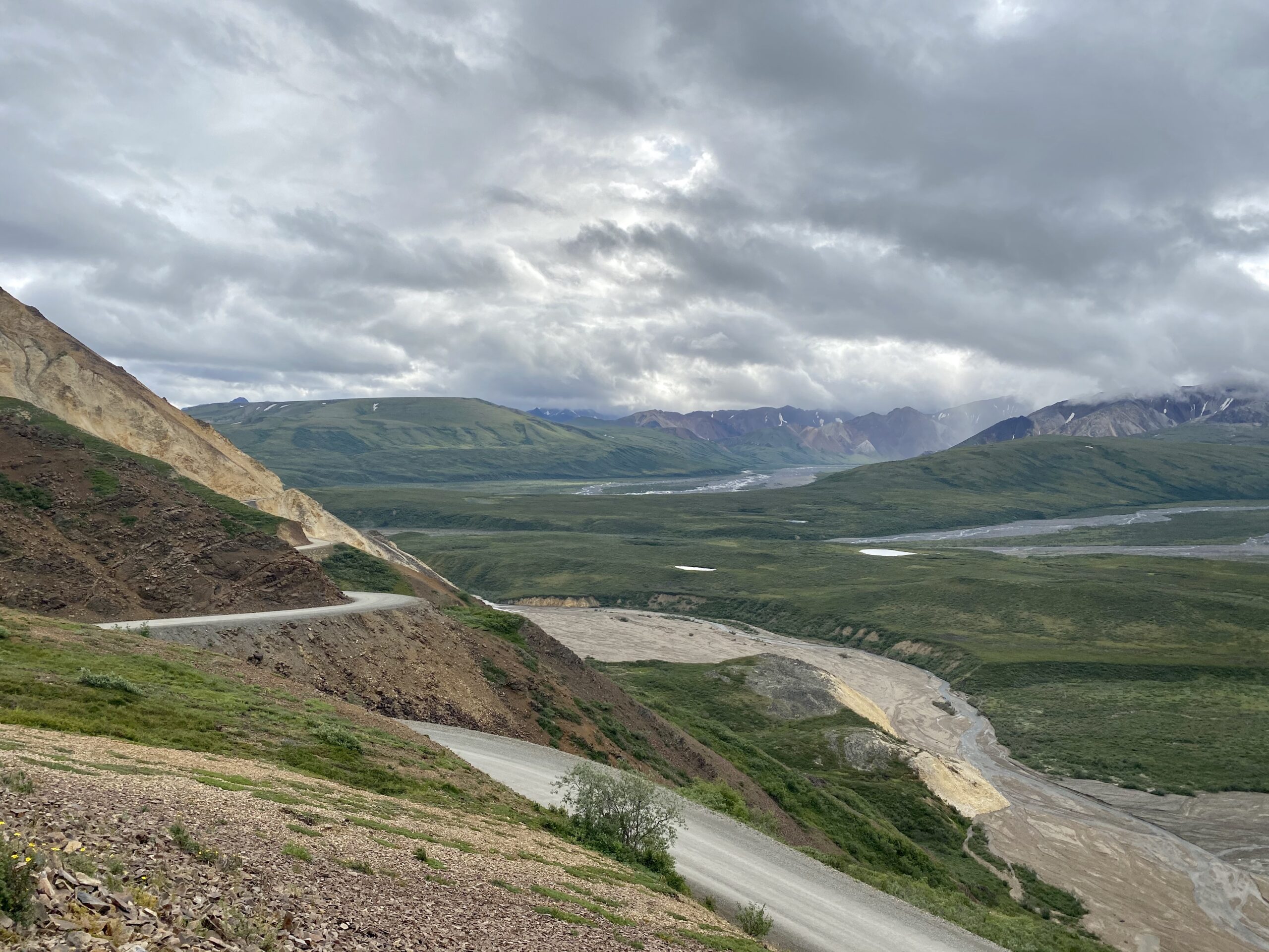 Landslide forces Denali National Park to close road near halfway