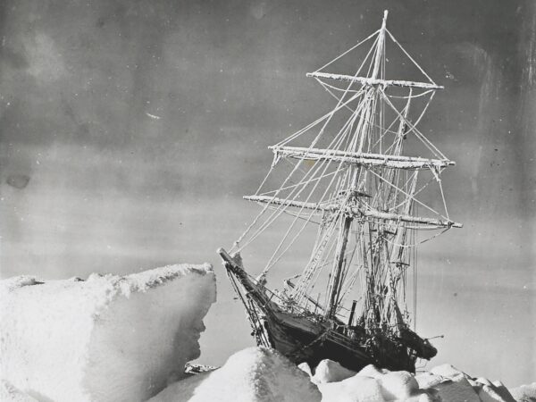 The 'HMS Endurance' caught in the ice in the Weddell Sea