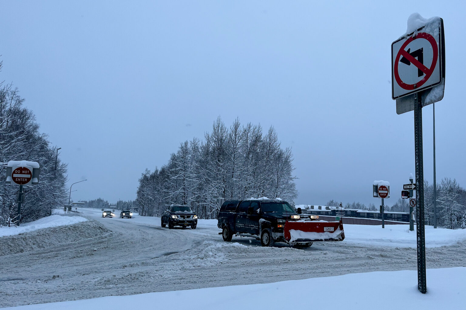 Anchorage digs out of more than a foot of wet, heavy snow Alaska