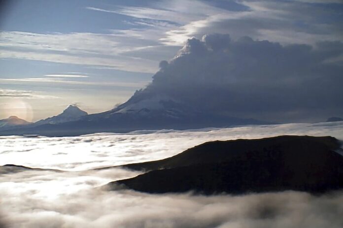 Alaska Volcano’s Week-long Eruption Eases After Spewing Another Massive ...