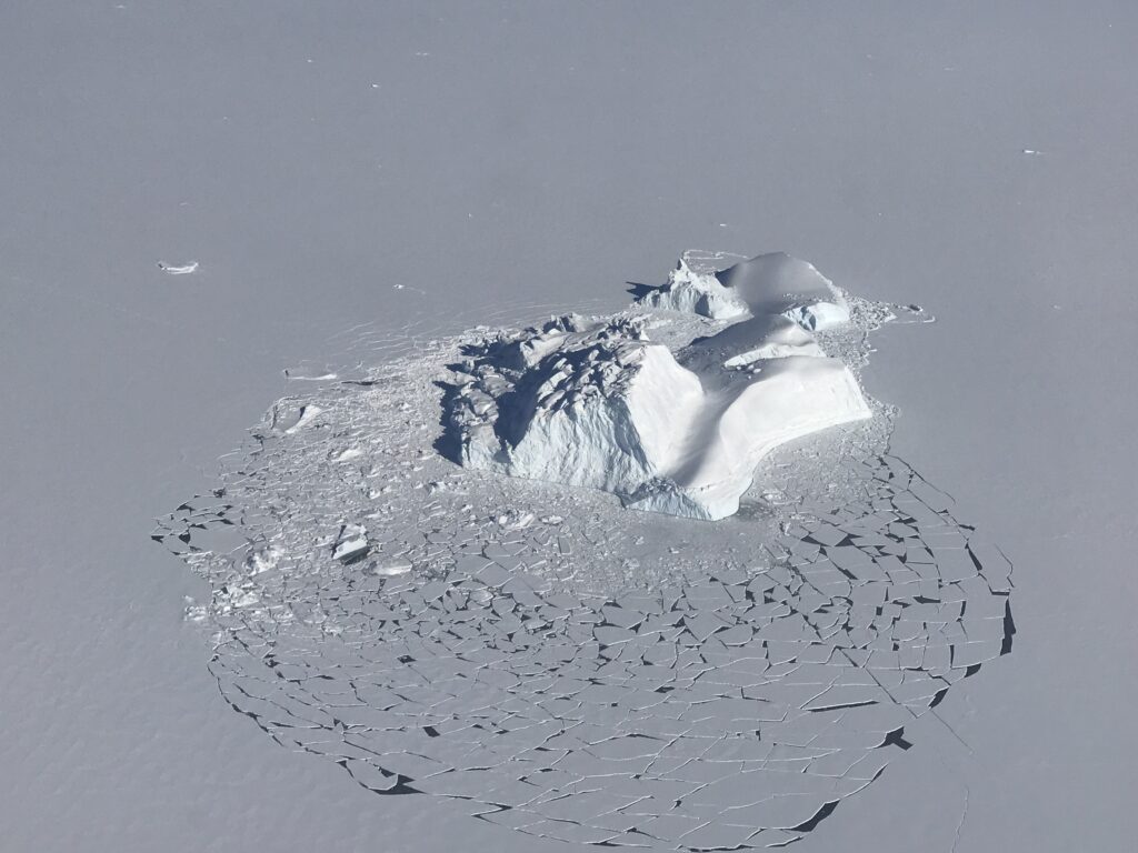 a large iceburg