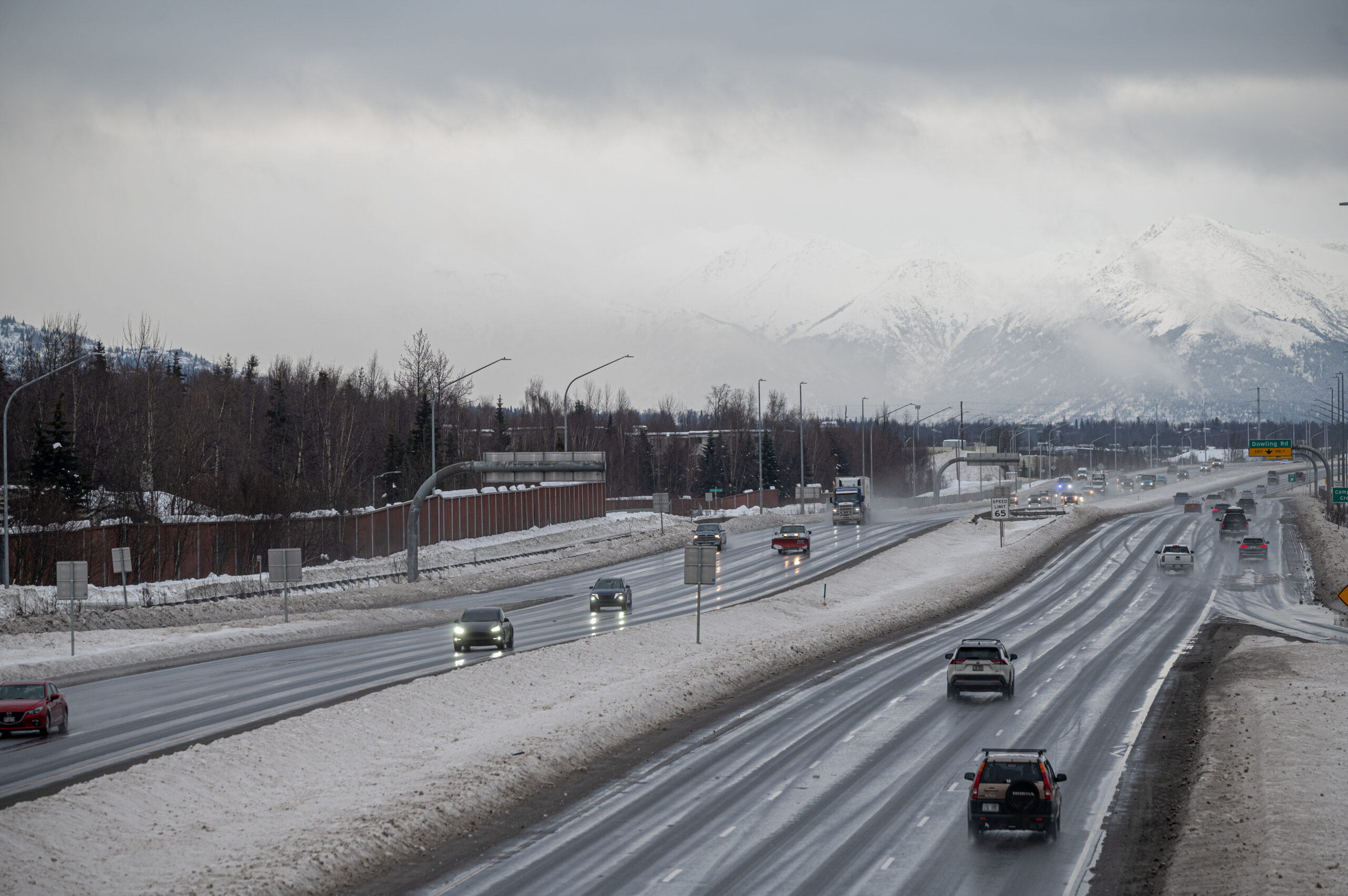 A picture of traffic along Anchorage Alaska's Seward Highway