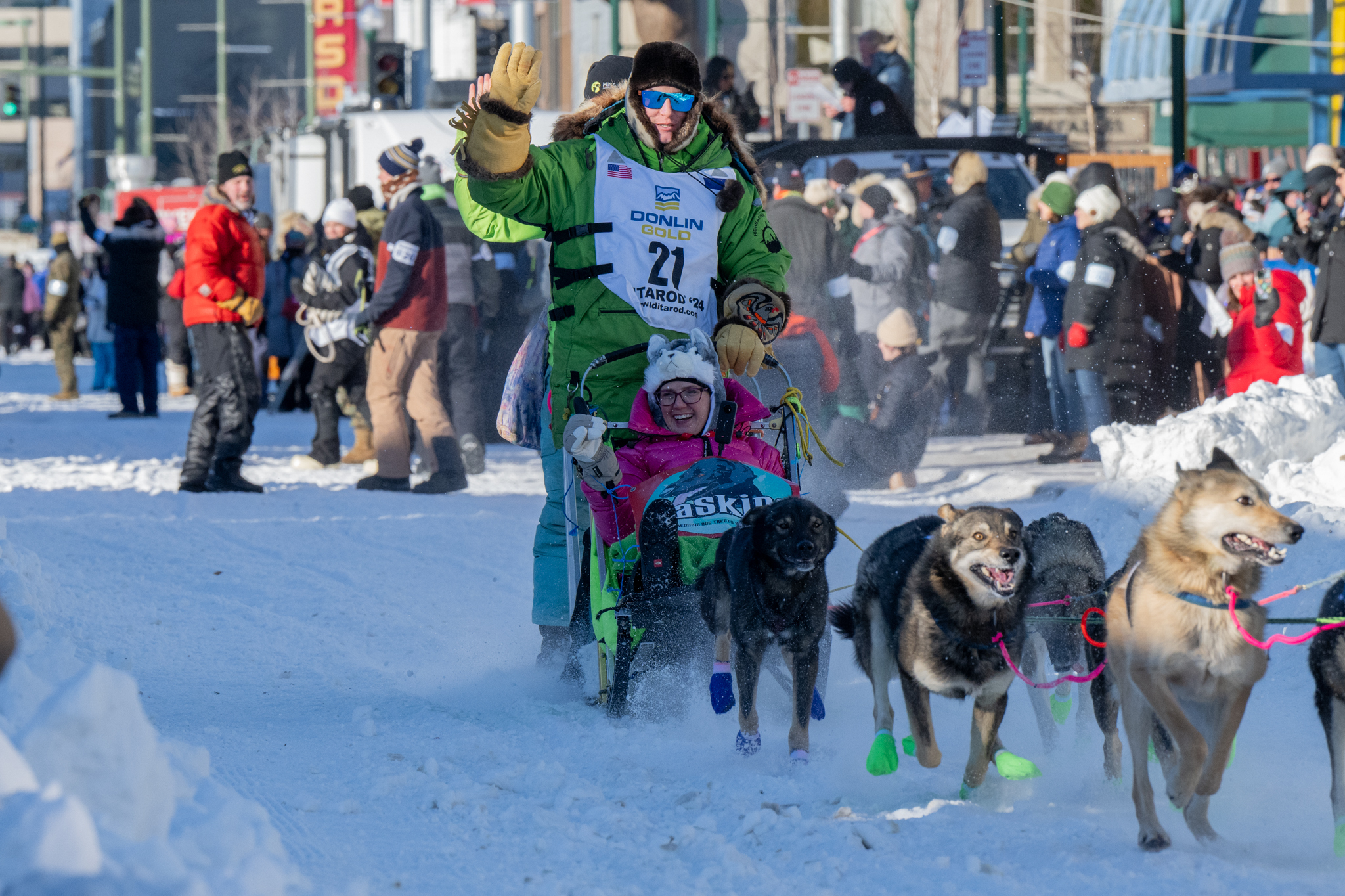 Three Iditarod champions vie for another victory, as race kicks off