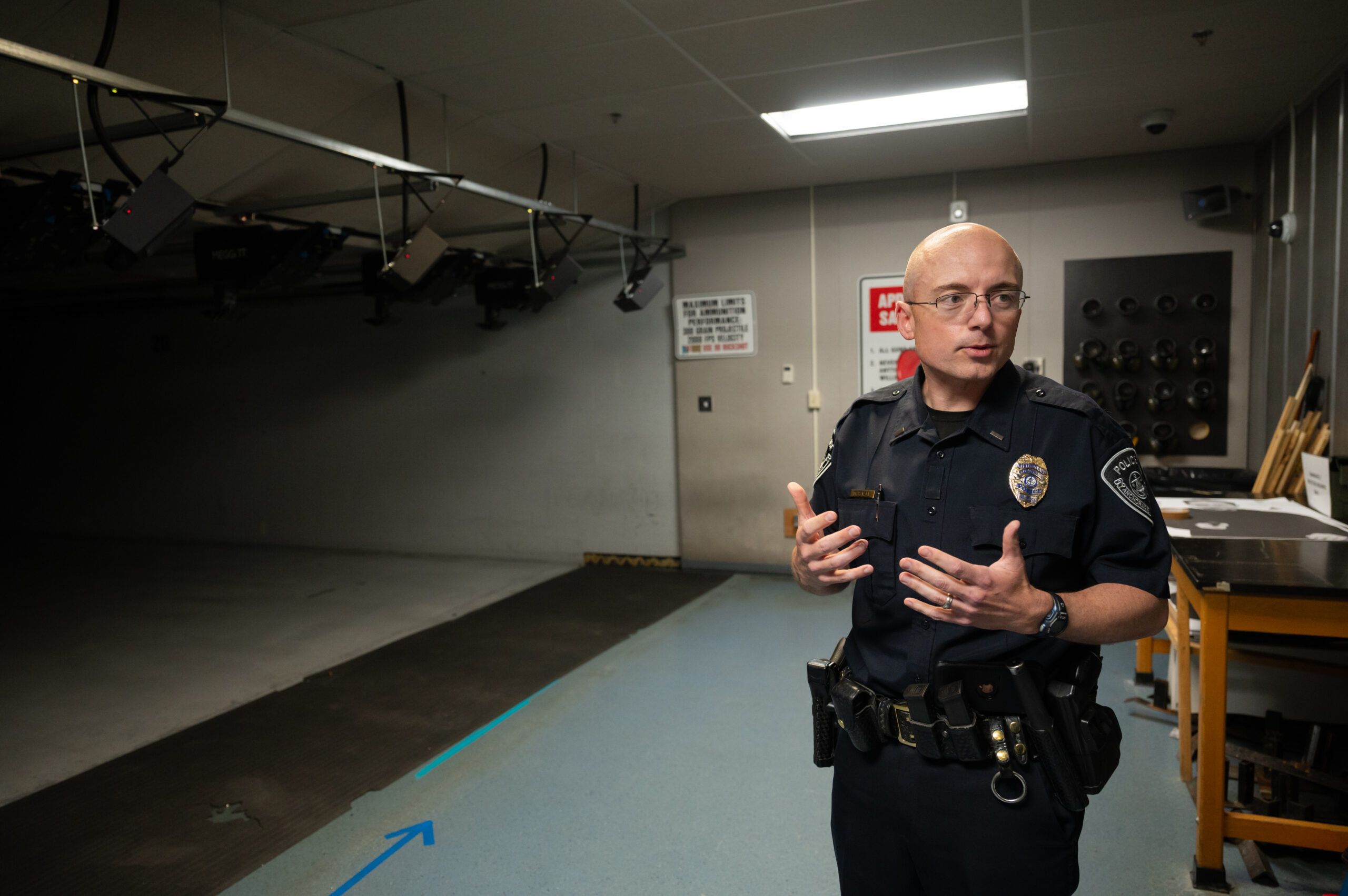 A Police Officer successful azygous gives a tour.