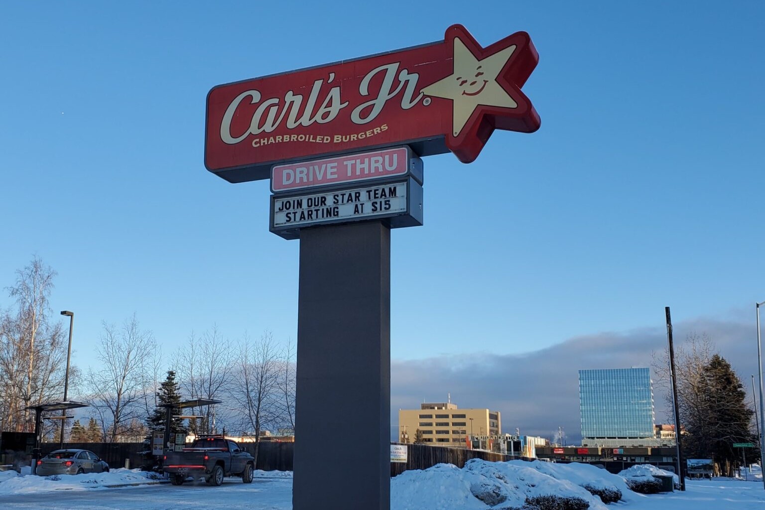 a Carl's Jr sign